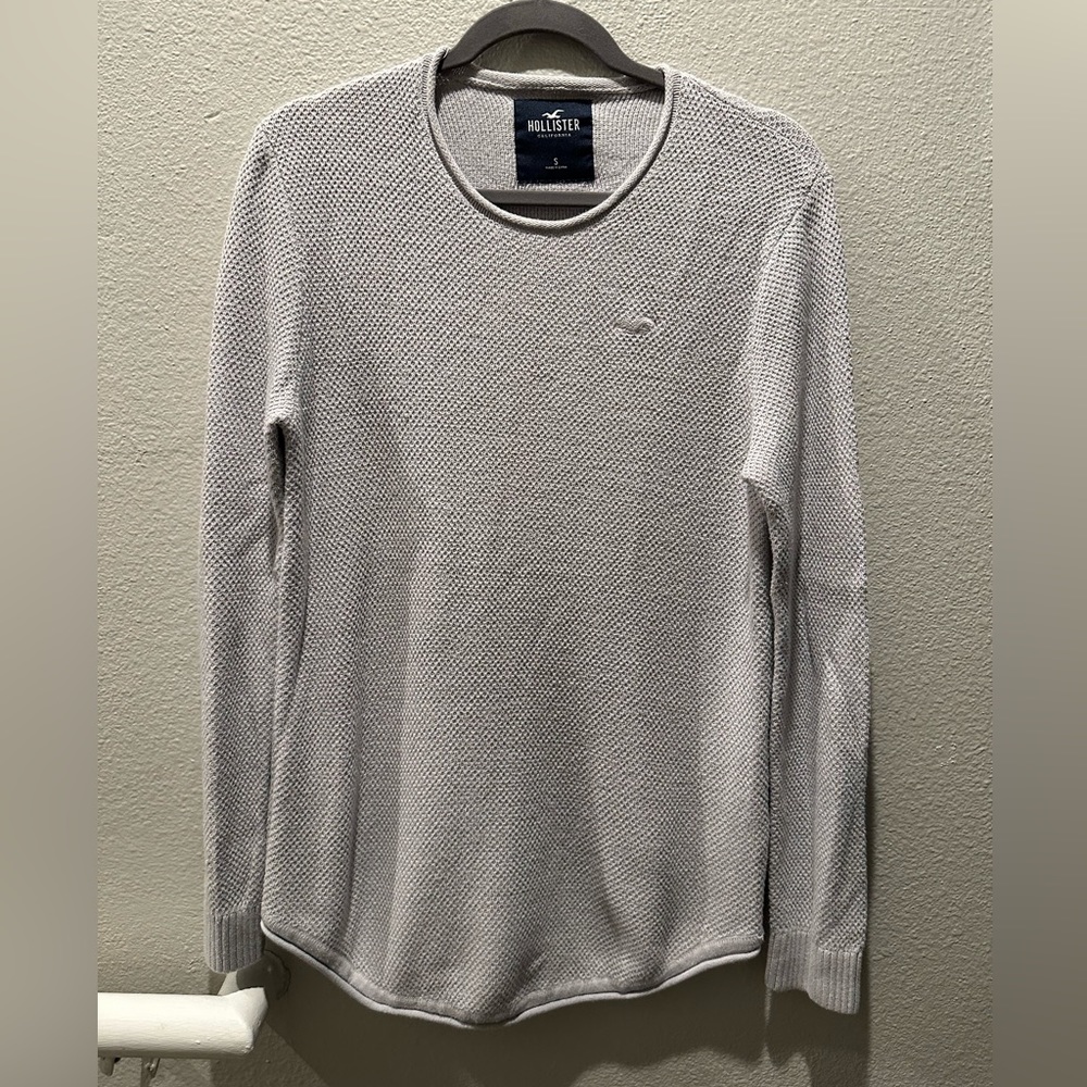 Hollister Grey Curved Hem knit Sweater